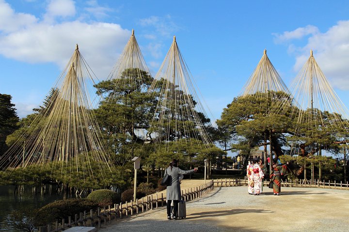 Kanazawa Private Tour with a Local – Highlights & Hidden Gems