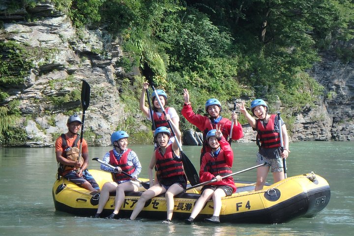 Local half past 12 meeting, rafting tour half day (3 hours)