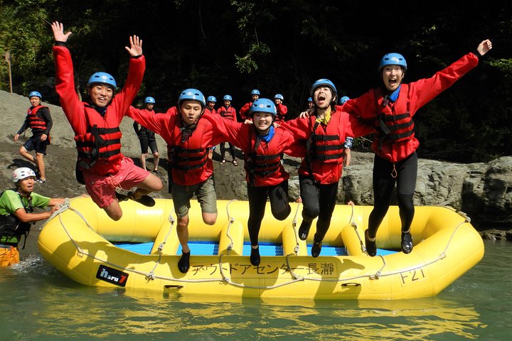 Local half past 12 meeting, rafting tour half day (3 hours)