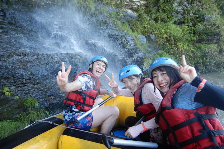 Local half past 12 meeting, rafting tour half day (3 hours)
