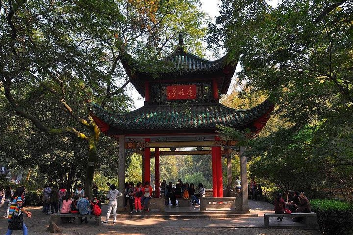 Private Changsha Day Tour: Yuelu mountain, Yuelu Academy And Orange Island
