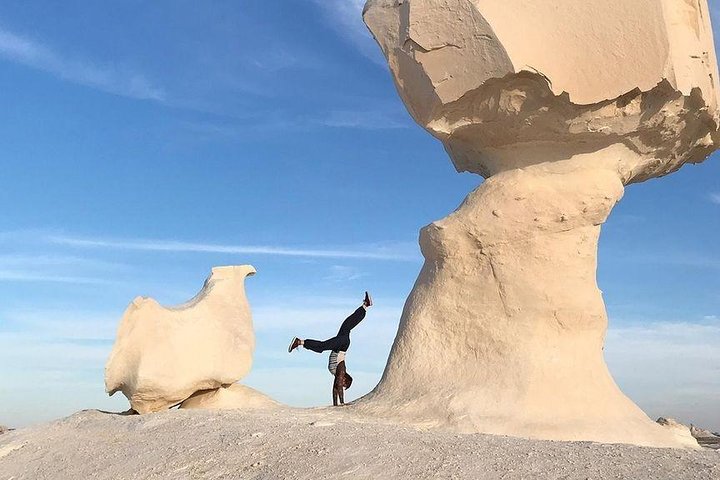 2-Day Bahariya Oasis White and Black Overnight Camping Jeep Tour
