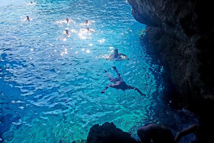 Private Boat Tour: Crystal Lagoon, Blue Lagoon, Comino and Gozo