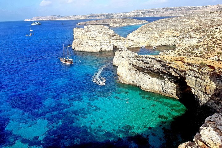 Private Boat Tour: Crystal Lagoon, Blue Lagoon, Comino and Gozo