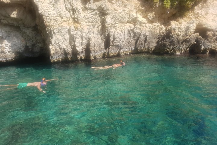 Private Boat Tour: Crystal Lagoon, Blue Lagoon, Comino and Gozo