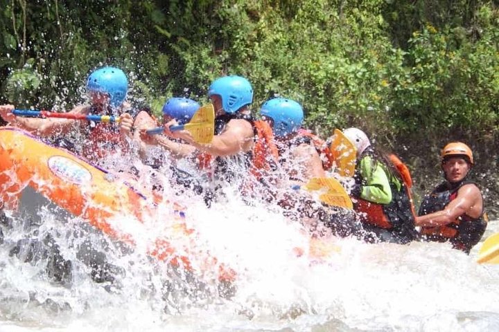 Rafting in the upper Pastaza (Level III + IV The best in Puyo) Best