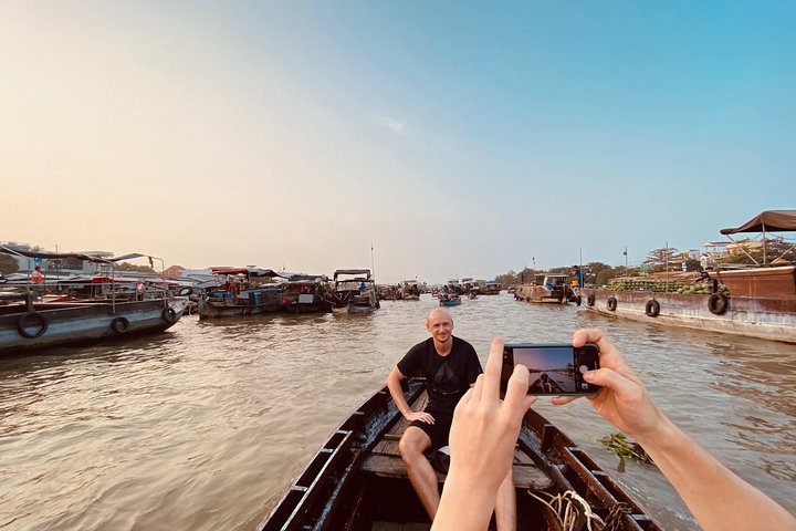 The hidden Fabulous Floating Market and Small Canal