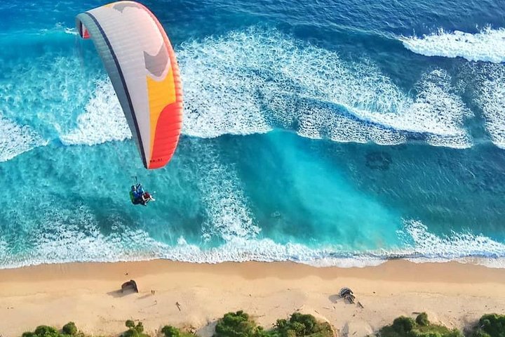 Paragliding Bali at Uluwatu Cliff with Photos/Videos