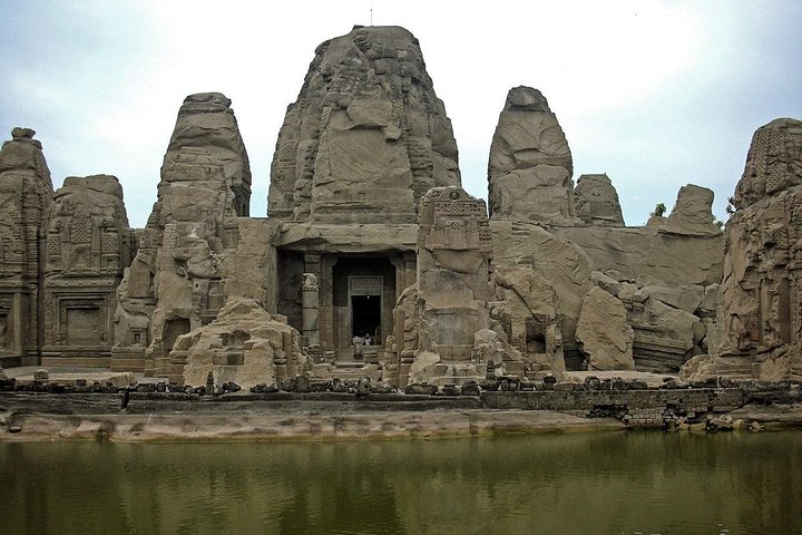 Historical Tour including Unesco Kangra fort & Rock cut temple from Dharamshala