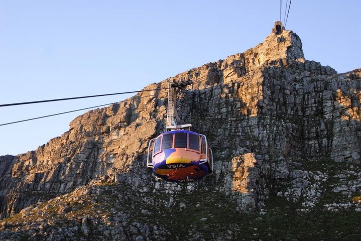 Robben Island and Iconic Table Mountain Tour