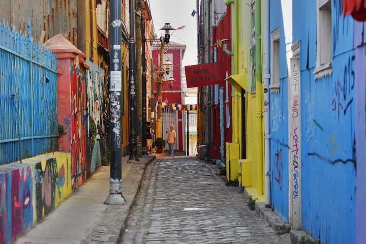 Famous Valparaíso! Premium Walking Tour with a Native Guide
