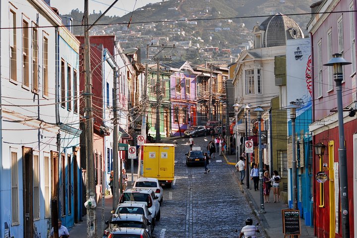 Famous Valparaíso! Premium Walking Tour with a Native Guide