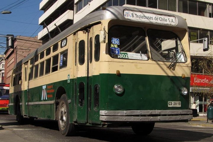 Famous Valparaíso! Premium Walking Tour with a Native Guide