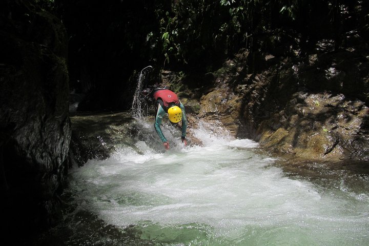 Canyoning - Cashaurco Special offer for Holidays. For a day -Puyo