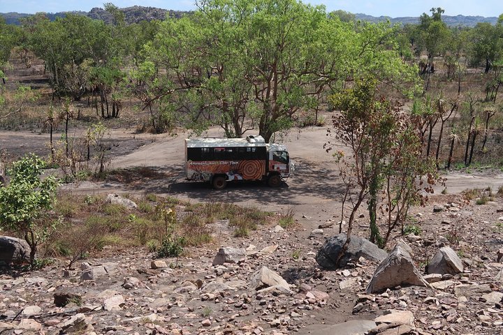 Arnhem Land Yingana Injalak Hill Full Day Tour from Jabiru