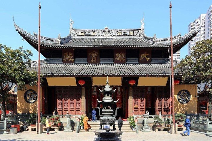 Private Customized Shanghai Highlights in One Day from Dalian by Air