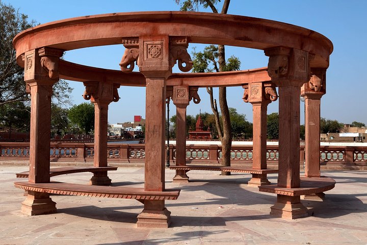 Heritage & Cultural Trails of Bikaner (2 Hours Guided Walking Tour)
