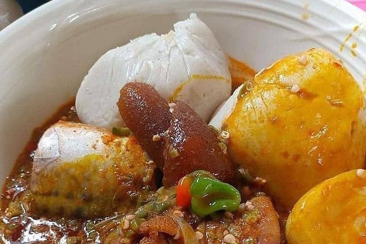 Kumasi kejetia central market tour & Traditional Local cooking food classs