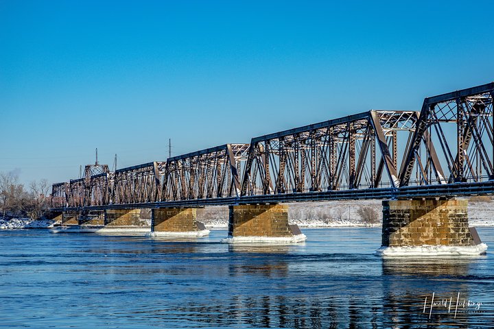 Private ROUNDTRIP Transfer Buffalo Airport (BUF)-Niagara Falls