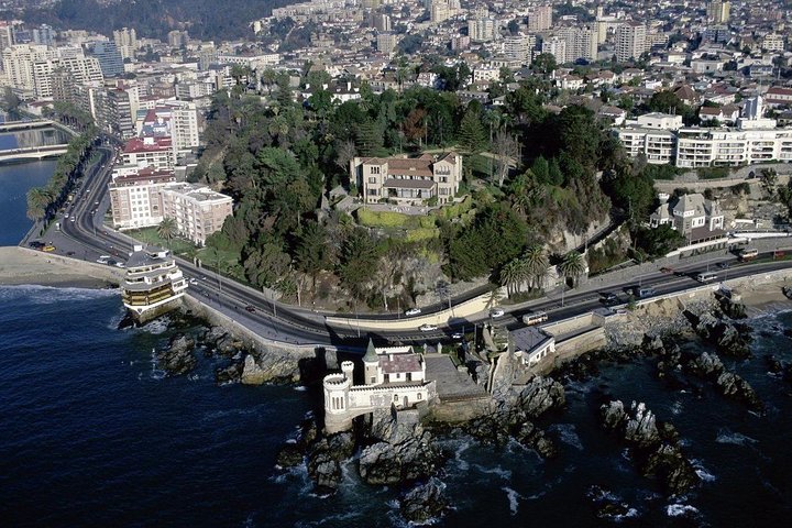 Famous Viña del Mar! Premium Walking Tour with a Native Guide