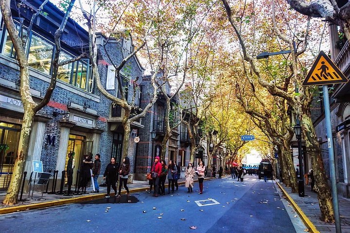 Private Customized Shanghai Highlights in One Day from Dalian by Air