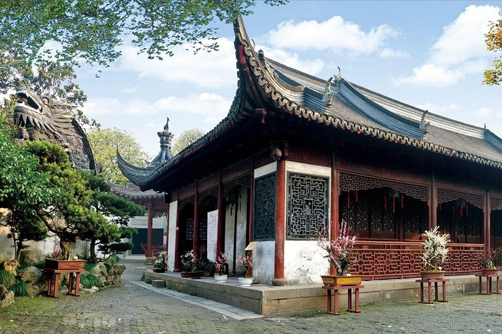 Private Customized Shanghai Highlights in One Day from Dalian by Air