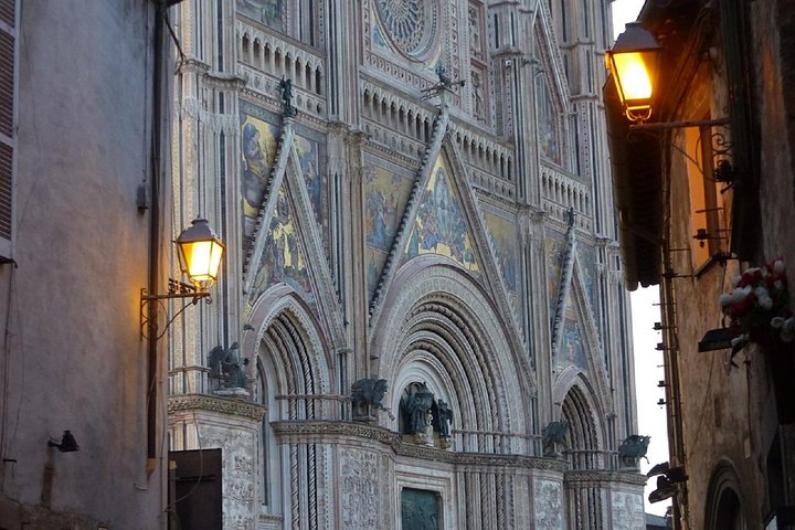 Orvieto Cathedral and Underground Caves Tour