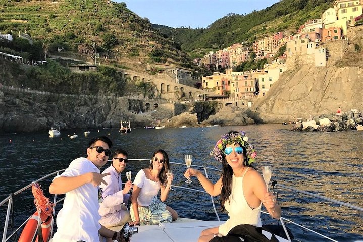 Cinque Terre Sunset Tour by Boat