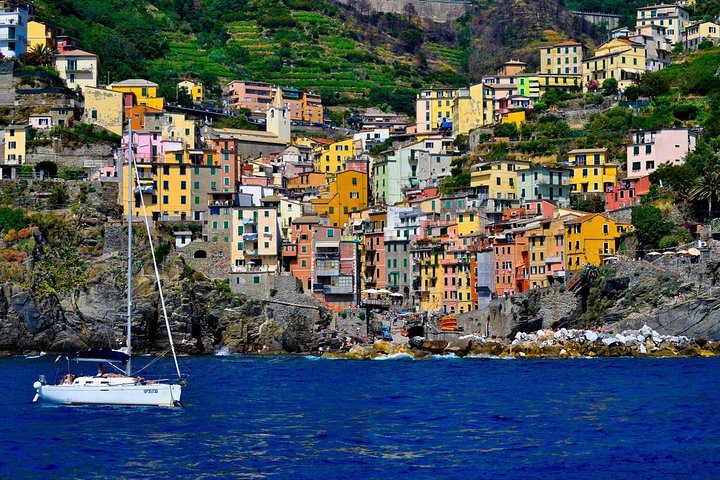 Cinque Terre Sunset Tour by Boat