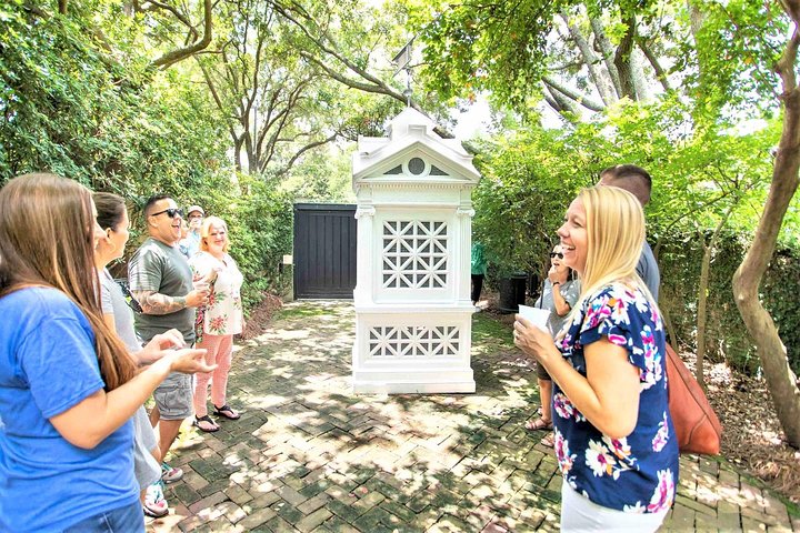 Savannah First Squares Culinary & Cultural Walking Food Tour