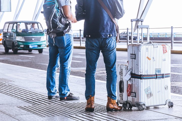Private Departure Transfer: Hotel to Yangon International Airport (RGN)