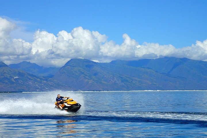 Jet-ski excursion 3 hrs Jet ski excursion to Moorea (single or two-seater)