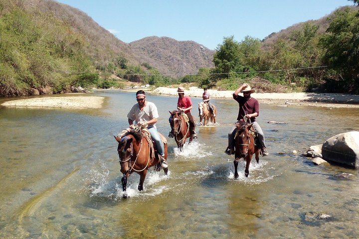 Horseback Riding Tour to Natural Hot Springs in Puerto Escondido