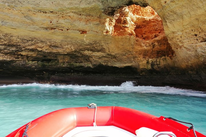 Portimão: Benagil Caves Speedboat Tour
