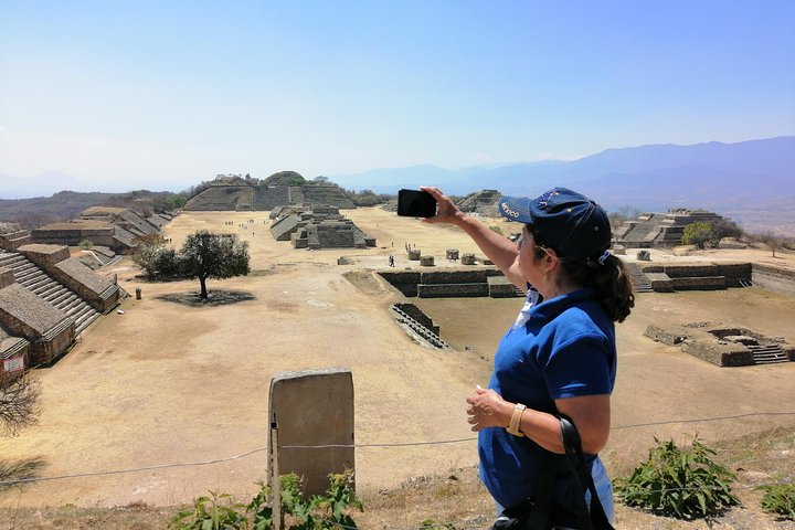Monte Alban Guided Half Day Tour