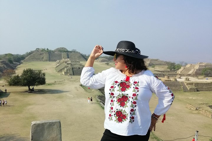 Monte Alban Guided Half Day Tour