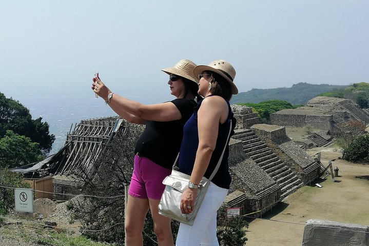 Monte Alban Guided Half Day Tour