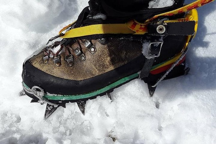 9 Days Congo Rwenzori Mountain hiking – Reaching Peak Margherita (5109 m of alt)