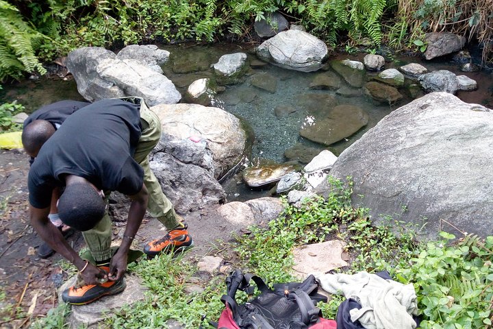 9 Days Congo Rwenzori Mountain hiking – Reaching Peak Margherita (5109 m of alt)