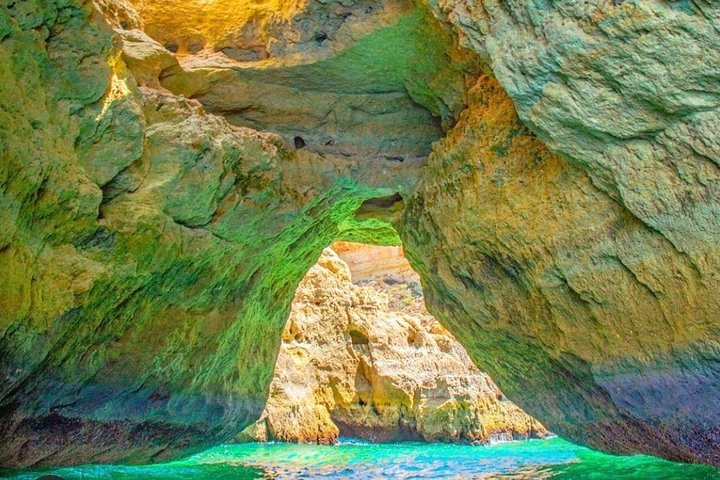 Portimão: Benagil Caves Speedboat Tour