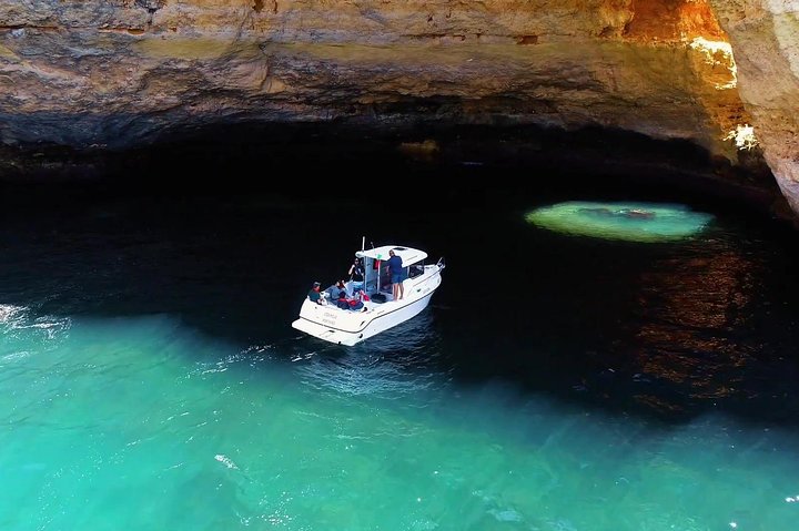 Portimão: Benagil Caves Speedboat Tour