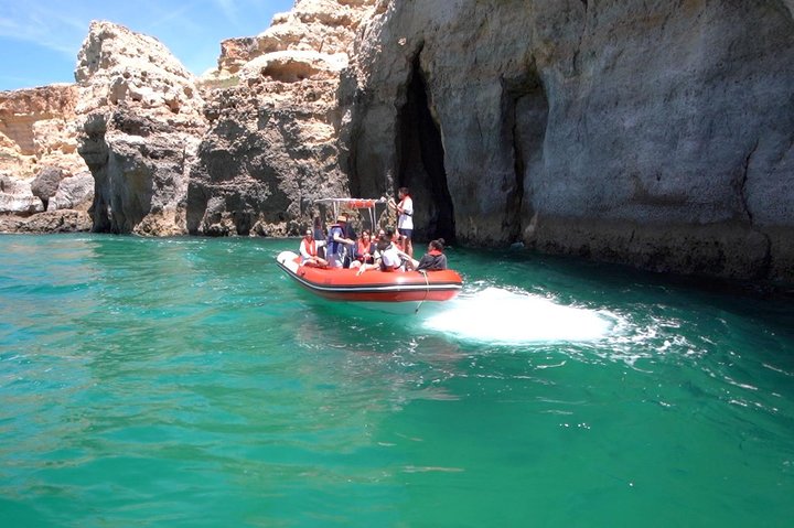 Portimão: Benagil Caves Speedboat Tour