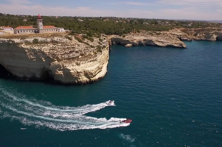 Portimão: Benagil Caves Speedboat Tour