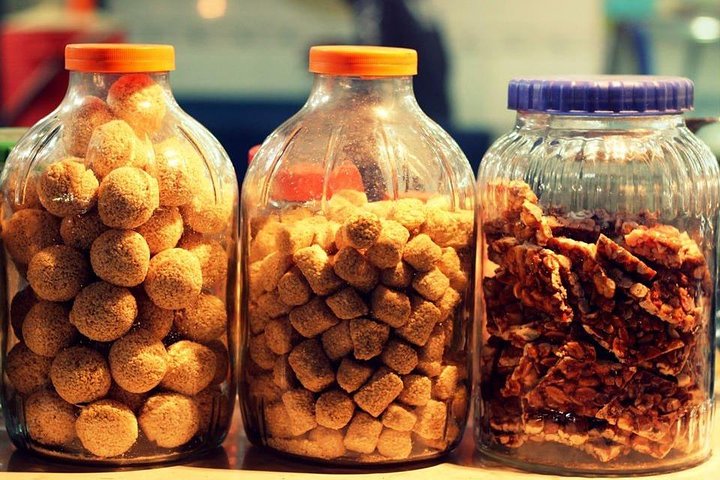 Bold bites on Karachi’s Burns Road