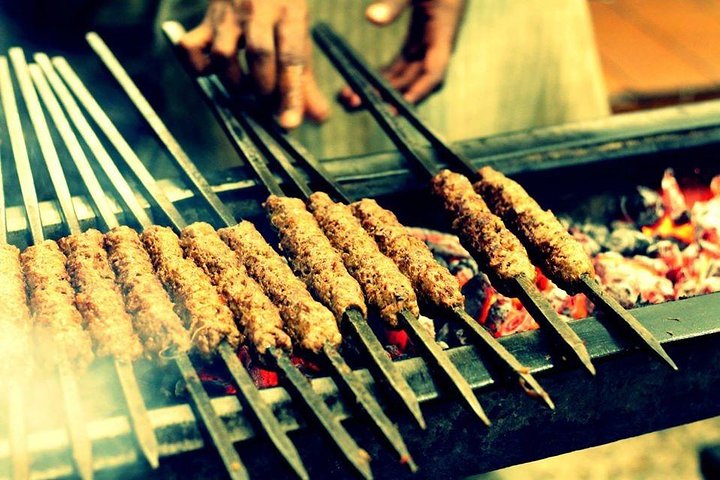 Bold bites on Karachi’s Burns Road