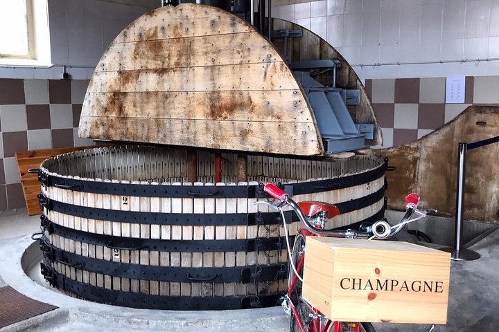 Gold Champagne Experience from Epernay (Private Full day tour)
