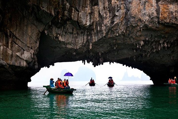 Halong Luxury Cruise Full Day Tour from Hanoi: All Inclusive