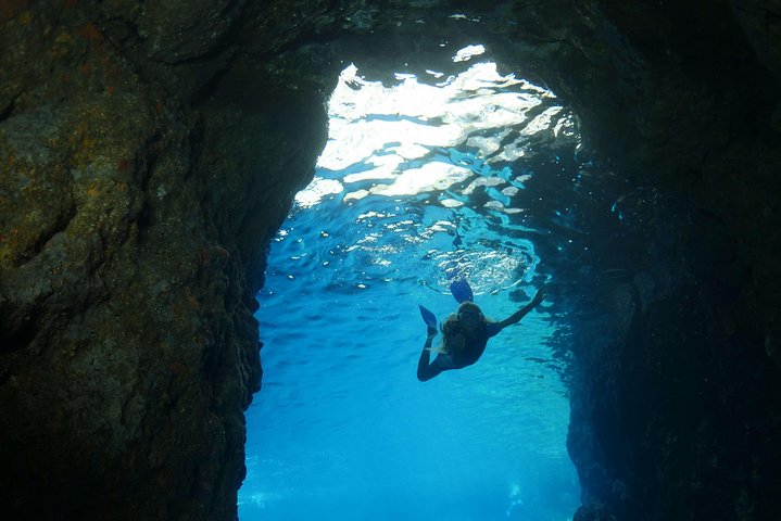 Amalfi Coast & Positano: Boat Tour with Snorkeling & Drinks
