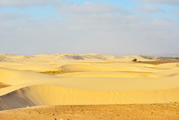 Boa Vista Island: 4-Hour Rabil, Viana Desert & Shipwreck Tour