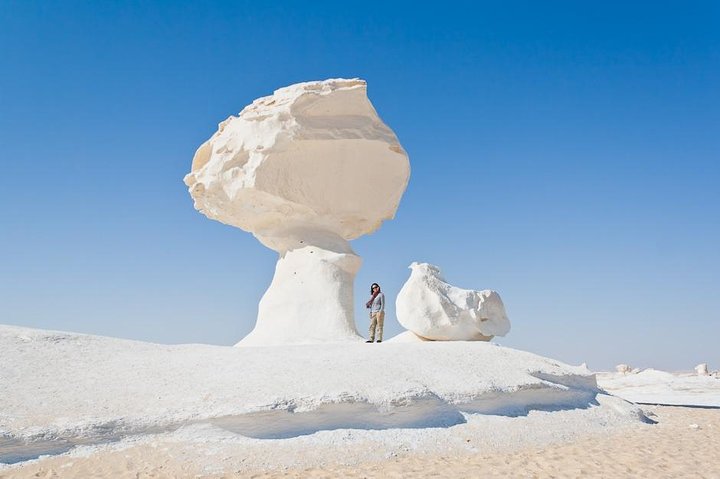 2-Day Bahariya Oasis White and Black Overnight Camping Jeep Tour